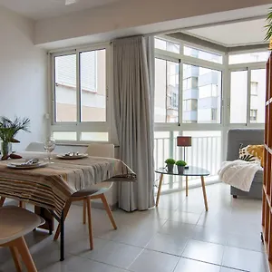 apartamento-1a-linea-playa-la-pineda-y-5-min-port-aventura.top-hotels-tarragona.com/